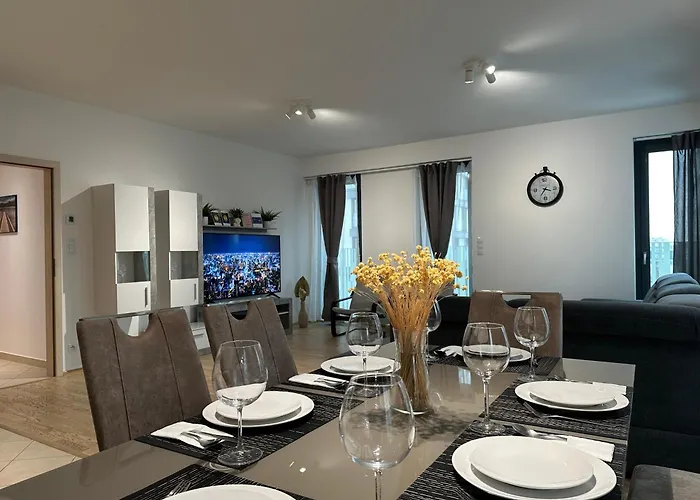 Garden Towers Residence - Free Underground Parking