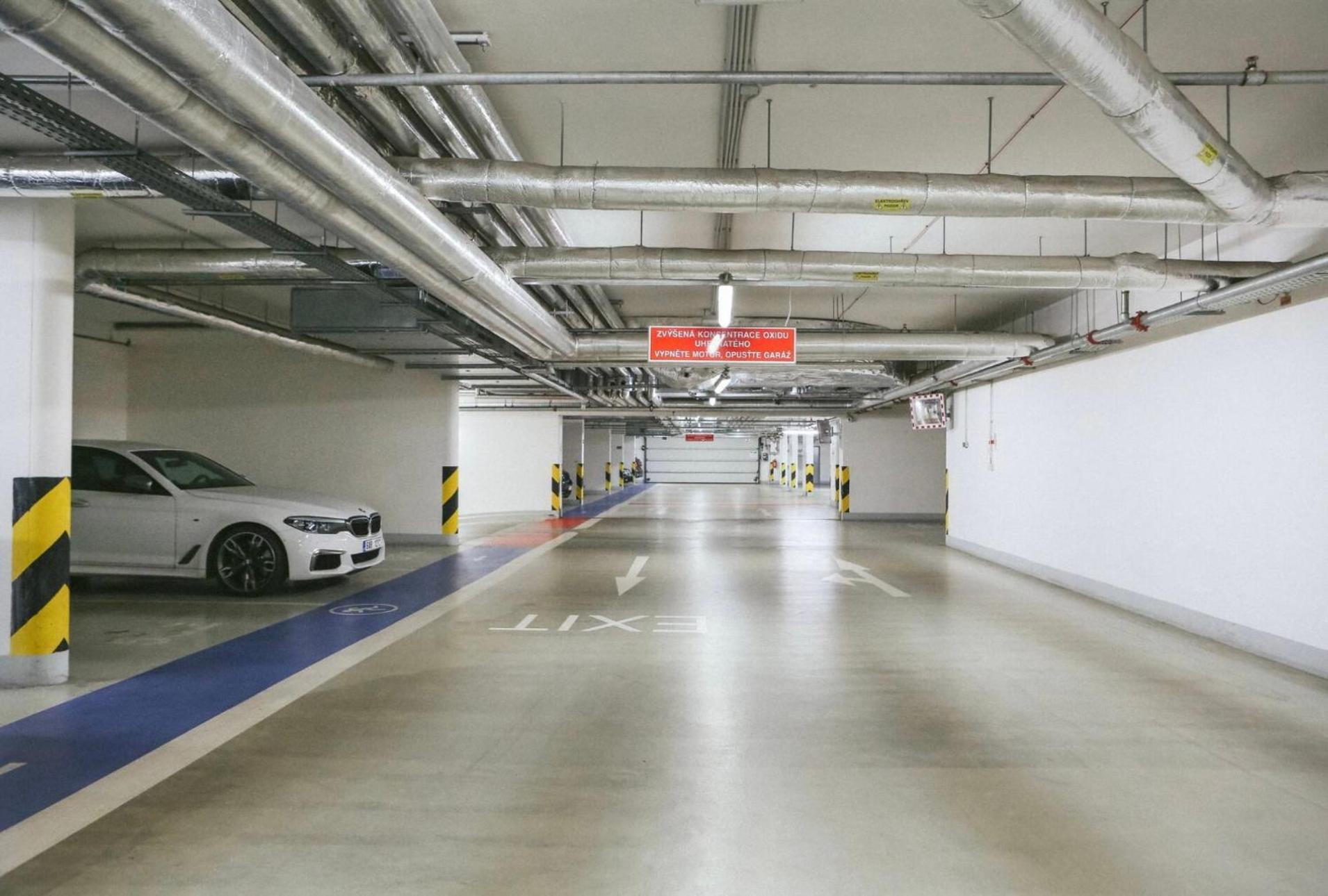 Garden Towers - Free Underground Parking Praga